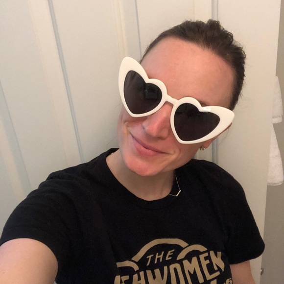 Oversized Heart Sunglasses - Picture 3 of 3